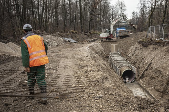 Kanalizacijsko omrežje bo polno delovalo konec leta 2023. FOTO:&nbsp;Voranc Vogel/Delo
