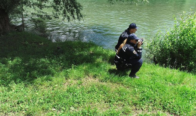 Na zahodnobalkanski migracijski poti je bilo letos do oktobra po Frontexovih statistikah registriranih 128.438 nezakonitih vstopov. Del te poti gre tudi prek Slovenije. FOTO: PU Novo mesto
