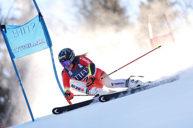 Lara Gut-Behrami med nastopom v prvi vožnji veleslaloma v zvezni državi Vermont. FOTO:&nbsp;Gregory Shamus/AFP
