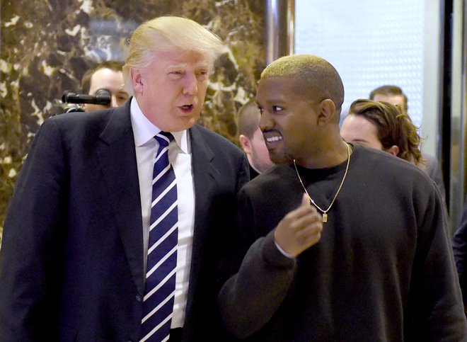 Kanye West je naredil šlkandal tudi prejšnjemu republilkanskemu predsedniku Donaldu Trumpu. Foto Timothy A. Clary/Afp
