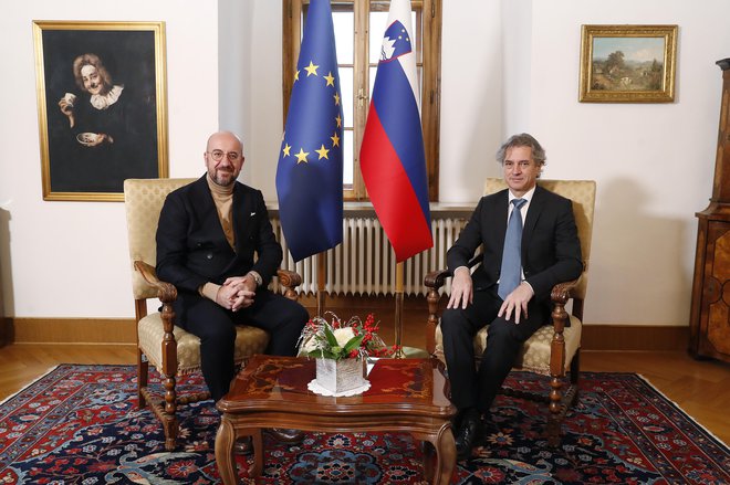 Predsednik vlade Robert Golob je na delovnem obisku na gradu Strmol gostil predsednika evropskega sveta Charlesa Michela. FOTO: Leon Vidic/Delo
