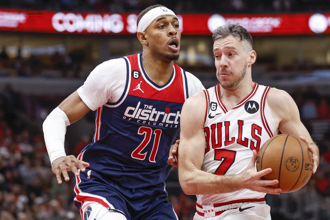 Gorana Dragića (desno) so košarkraji Washingtona uspešno ustavili, a porazu proti Chicagu niso ušli. FOTO: Kamil Krzaczynski/Usa Today Sports
