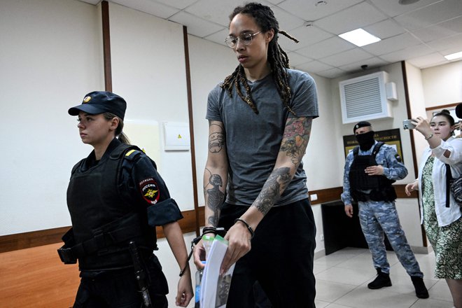 Brittney Griner so v Rusiji zaradi tihotapljenja prepovedanih mamil obsodili na devet let zapora. FOTO: Kirill Kudryavtsev/AFP
