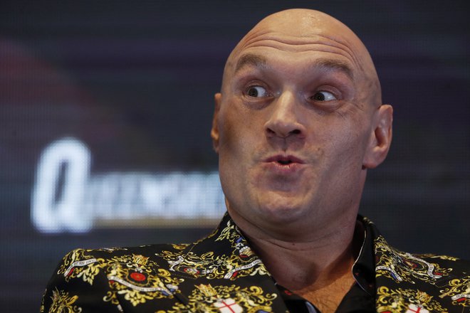 Tyson Fury during na novinarski konferenci pred dvobojem z Derekom Chisoro na štadionu Tottenhama v Londonu. FOTO: Andrew Couldridge/Reuters
