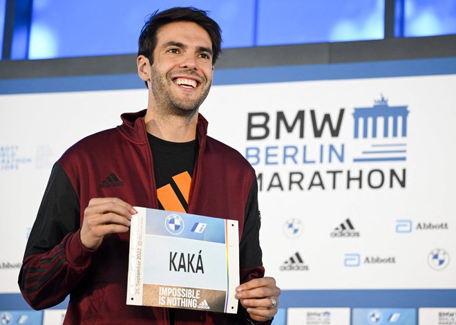 Nekdanji noghometni zvezdni Brazilec Kaka je v Katarju strokovni komentator, septembra pa je tekel tudi na berlinskem maratonu.&nbsp; FOTO: Tobias Schwarz/AFP
