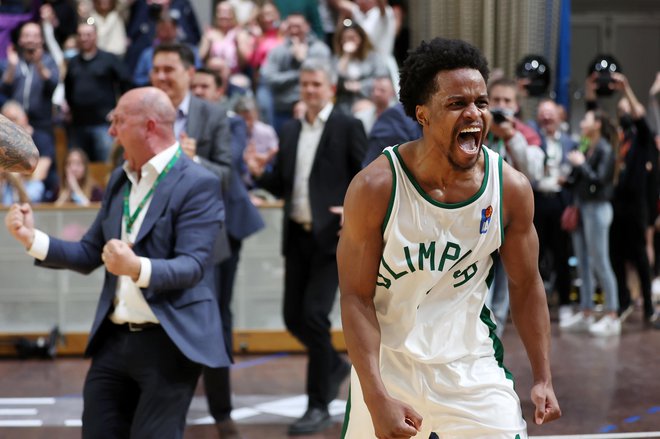 Yogi Ferrell se je 27. marca veselil zmage nad Partizanom v Tivoliju. FOTO: ABA
