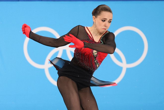 Umetnostna drsalka Kamila Valijeva je bila ena največjih ruskih zvezdnic na letošnjih olimpijskih igrah v Pekingu. FOTO:&nbsp;Phil Noble/Reuters
