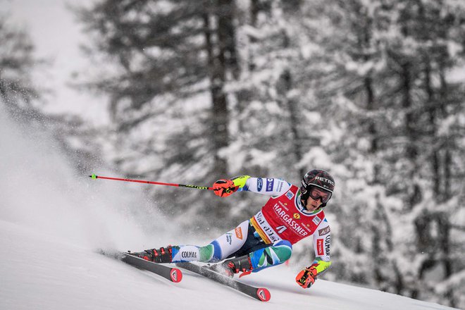 Žan Kranjec je v divji naravi v drugo divje smučal. FOTO: Jeff Pachoud/AFP
