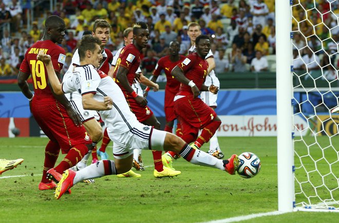 Miroslav Klose je na svetovnih prvenstvih vedno imel nos za gol. FOTO: Eddie Keogh/Reuters
