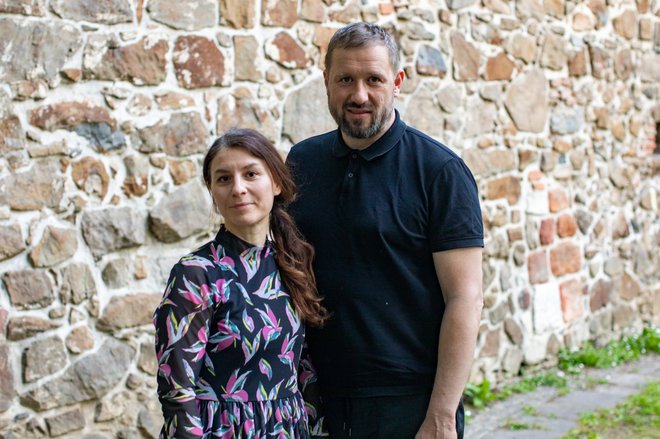 Živa Ploj Peršuh in Tomo Peršuh s sodelavci pomagata mladim ukrajinskim glasbenikom ohraniti držo, ponos, veselje in upanje. FOTO: Voranc Vogel
