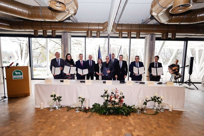 Pobuda za podpis sporazuma je prišla iz vrst zamejskih organizacij. FOTO:&nbsp; Nebojša Tejić/STA
