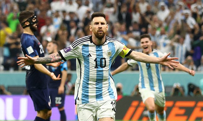 Lionel Messi je z enajstmetrovke zabil prvi gol za Argetnino v dbvoboju proti Hrvaški. FOTO: Carl Recine/Reuters
