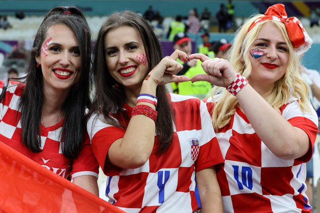 Hrvaške navijačice med tekmo z Argentino. FOTO: Jack Guez/AFP
