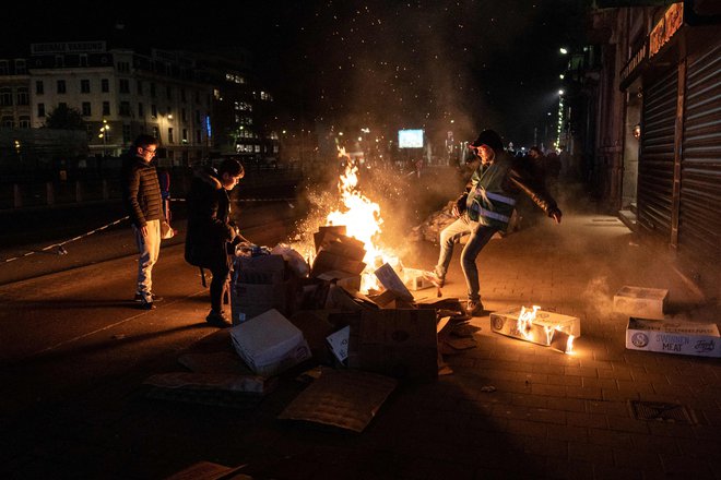 Maroški navijači so jo znali še bolj podkuriti, kot so sinoči. FOTO: Simon Wohlfahrt/AFP
