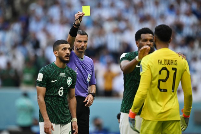 Slavko Vinčić med tekmo Savdske Arabije in Argentine. FOTO: Dylan Martinez/Reuters
