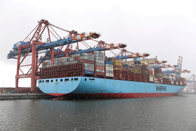 Izbire za lastnike tovorov je vse manj &ndash; štirje največji ladjarji imajo skupaj v lasti več kot polovico zmogljivosti za prevoz kontejnerjev. FOTO: Fabian Bimmer/Reuters
