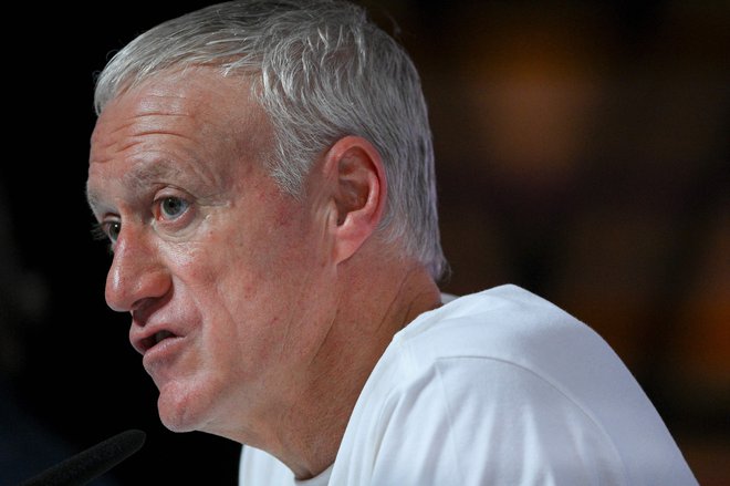 Didier Deschamps med sobotno novinarsko konferenco v Dohi. FOTO: Franck Fife/AFP
