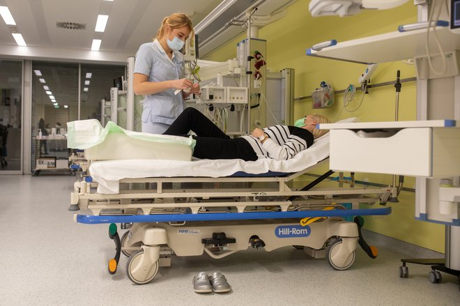 Pacienti s kronično boleznijo in nizko stopnjo zdravstvene pismenosti imajo več težav pri obvladovanju bolezni. FOTO: Voranc Vogel/Delo
