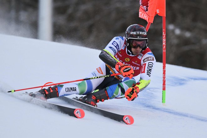 Žan Kranjec je najbolje opravil s prvo progo veleslaloma v Alta Badii. FOTO: Tiziana Fabi/AFP
