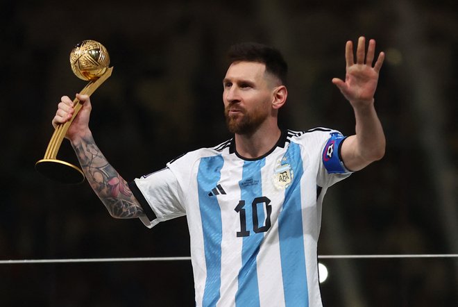Lionel Messi je dodatno obogatil svojo zakladnico trofej. FOTO: Carl Recine/Reuters
