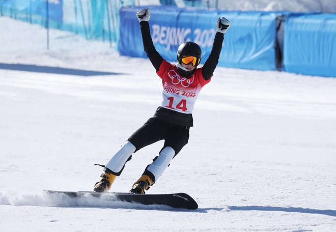 Gloria Kotnik se je tako kot na olimpijskem Kitajskem veselila tudi v Italiji pri prvi zmagi v svetovnem pokalu. FOTO: Mike Blake/Reuters
