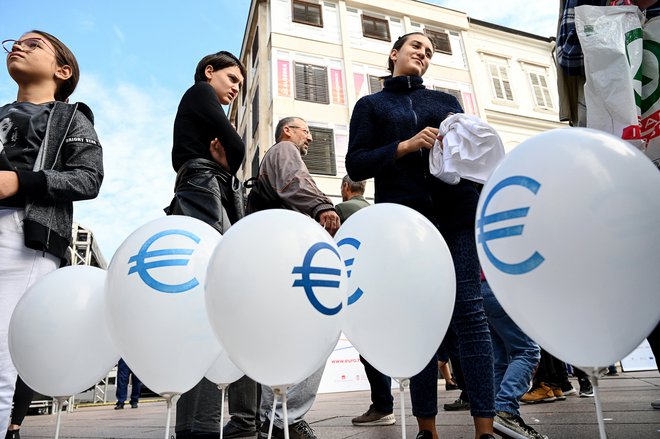 Olajšanje za EU bo, če se energetska kriza ne bo zaostrovala in če se bodo uresničile napovedi o kvečjemu blagi recesiji. FOTO: Denis Lovrović/AFP
