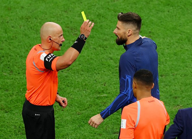 Poljski sodnik Szymon Marciniak je zelo razburil francoske nogometaše in javnost. FOTO: Molly Darlington/Reuters
