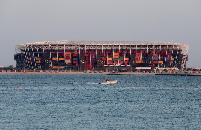 Štadion 974 je dobil ime po mednarodni klicni številki za Katar. FOTO: Marko Djurica/Reuters
