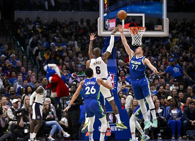 LeBron James je igral odlično, a zgolj njegove mojstrovine so bile premalo za Dallas in Luko Dončića. FOTO: Jerome Miron/USA Today Sports
