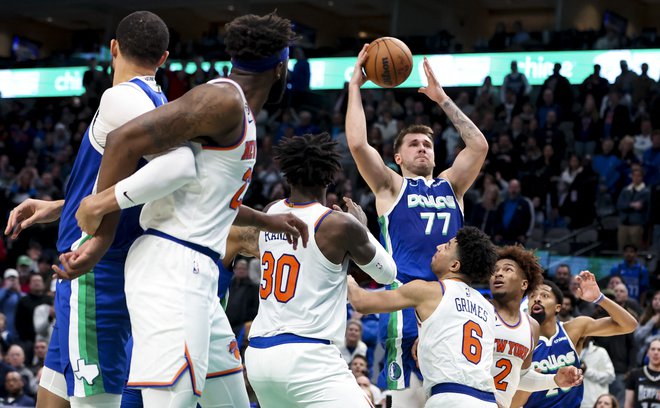 Luka Dončić je izsilil podaljšek z namerno zgrešenim prostim metom, po katerem si je priboril žogo in zadel za 115:115. FOTO: Kevin Jairaj/USA&nbsp;Today Sports
