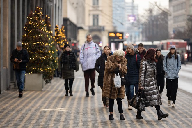 Zaradi opuščanja zaščitnega ravnanja je več okužb z gripo. FOTO: črt Piksi
