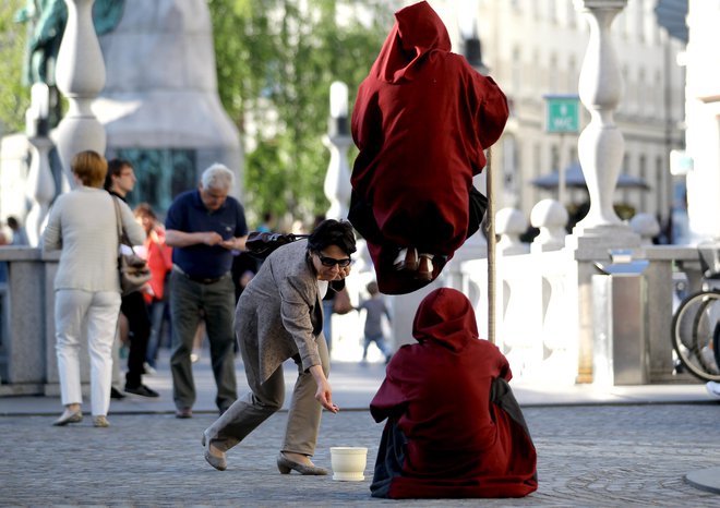 Malo naivnosti konec koncev tudi ne škodi. FOTO: Roman Šipić/Delo
