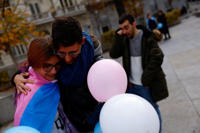 Izbrana družina ima lahko enako vlogo kot primarna. FOTO: Susana Vera/Reuters
