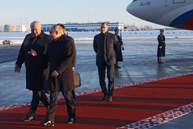 Fotografija srečanja ruskega in beloruskega predsednika Putina in Lukašenka, ki je potekalo prejšnji teden. FOTO: Sputnik Via Reuters
