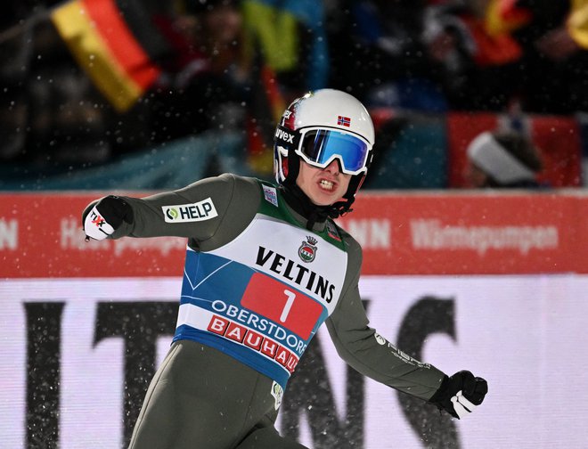 Norvežan Halvor Egner Granerud je z zmago v Oberstdorfu naredil prvi korak proti &raquo;zlatemu orlu&laquo;. FOTO: Christof Stache/AFP
