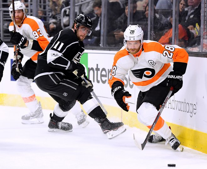 Anže Kopitar ni mogel preprečiti zmage Philadelphie. FOTO:&nbsp;Harry How/AFP
