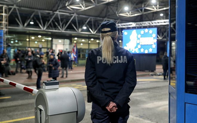 Na mejnem prehodu Obrežje - Bregana so se opolnoči dvignile zapornice. FOTO:&nbsp;Blaz Samec
