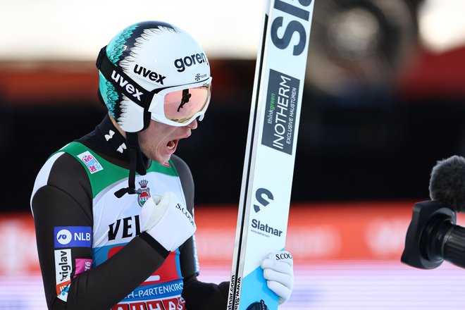 Anže Lanišek se je takole veselil drugega mesta v Garmisch-Partenkirchnu. FOTO: Lisi Niesner/Reuters
