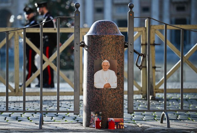 Že več mesecev je bilo znano, da je fizično šibak in da komaj govori. FOTO: Filippo Monteforte Afp
