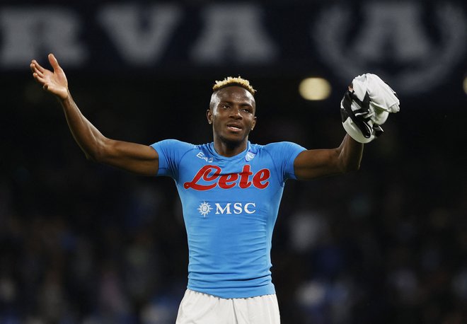 Napadalec Victor Osimhen je eno glavnih orožij vodilnega Napolija v italijanskem nogometnem prvenstvu. FOTO: Ciro De Luca/Reuters
