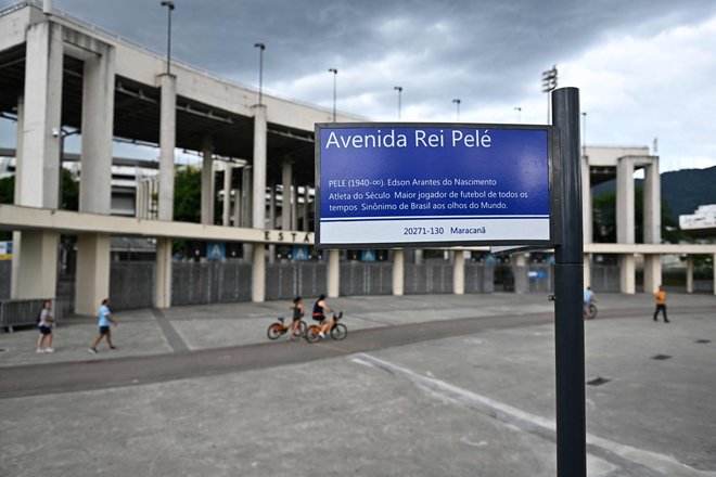 Do Maracane se bo prišlo tudi po aveniji kralja Peleja. FOTO: Mauro Pimentel/AFP
