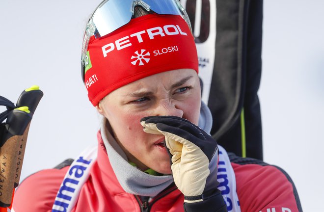 Anamarija Lampič na domačem snegu še zdaleč ni ponovila sanjske decembrske predstave iz Avstrije. FOTO:&nbsp;Matej Družnik/Delo
