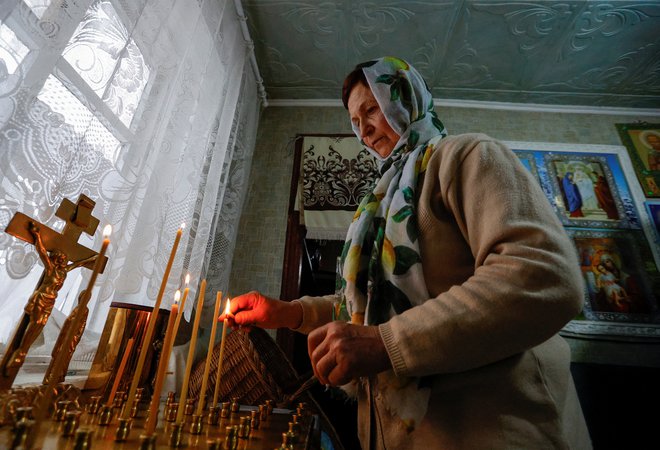 Navkljub pobudam pravoslavnih božičnih praznikov v Ukrajini ne bodo proslavljali v miru. FOTO:&nbsp;&nbsp;Aleksander&nbsp;Jermočenko/Reuters
