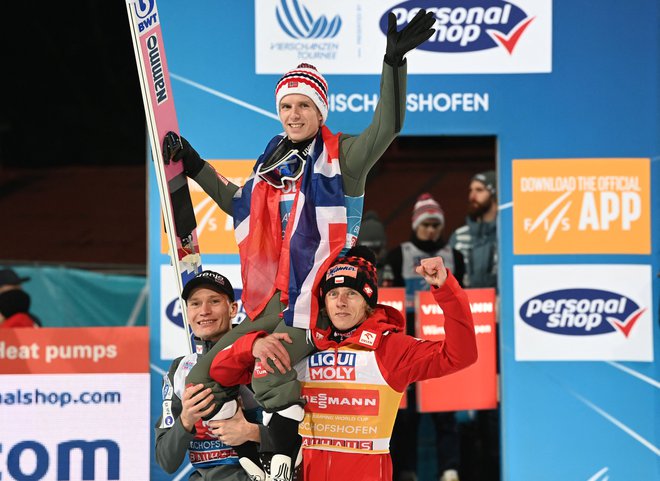 Junaki letošnje turneje, z leve Anže Lanišek, Halvor Egner Granerud in Dawid Kubacki. FOTO: Christof Stache/AFP
