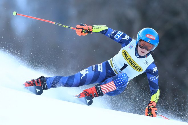 Mikaela Shiffrin je bila najhitrejša na veleslalomu za 59. Zlato lisico in izenačila rekord Lindsey Vonn. FOTO: Pierre Teyssot/AFP
