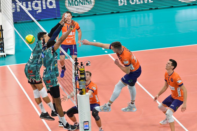 Bodo odbojkarji ACH Volleyja v napadu večkrat prebili blok Perugie kot na prvi tekmi v Italiji? FOTO: Michele Benda/CEV
