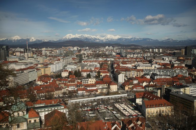 Ljubljana ni povsod enako lepa in urejena. FOTO JURE ERŽEN
