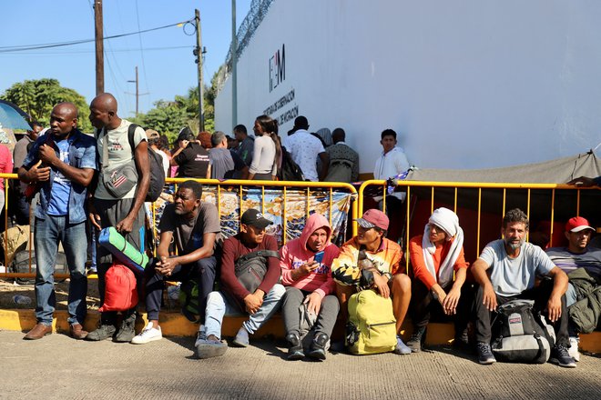 Ilegalni migranti na poti v ZDA.&nbsp;Foto Jacob Garcia Reuters
