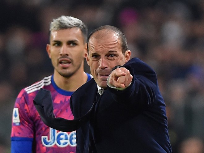 Leandro Paredes (levo) bo eden od adutov trenerja Juventusa Massimiliana Allegrija. FOTO: Massimo Pinca/Reuters
