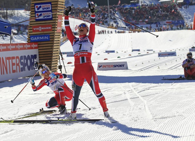 Marit Bjørgen je bila v ženskem smučarskem teku zmagoslavni razred zase. FOTO: Yves Herman/Reuters
